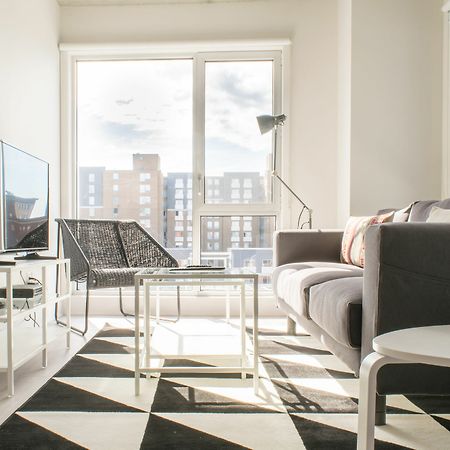 Apartament Sunny 2Br In Festival Quarter By Sonder Montreal Zewnętrze zdjęcie